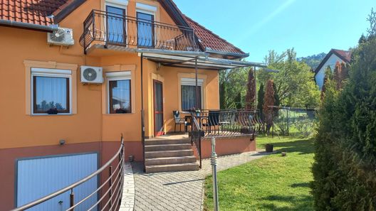 Napsugár Apartman Vonyarcvashegy (1)