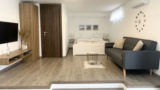 Mivi Apartman Velence (1)