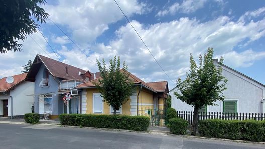 Balaton7 Apartmanház Badacsonytomaj Centrum (1)