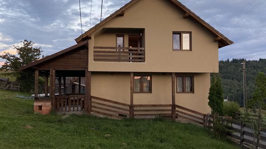 Cabana Vlad 1 Piatra Fântânele (1)