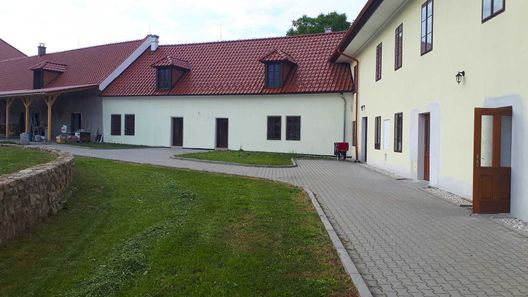 Penzion Zámek Drahonice (1)