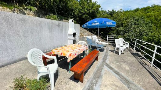 Apartmani Šarić Jadranovo (1)