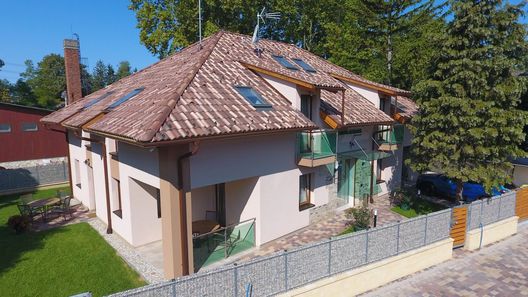 Fenyves Apartmanok Balatonfenyves (1)