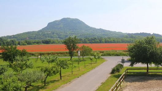 Csobánci Pihenő Vendégház Gyulakeszi (1)