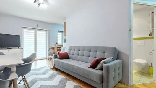 Studio Silver - ACCO RENT (1)