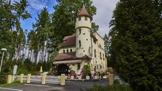 REZIDENCE ZÁMEČEK - BOUTIQUE HOTEL Františkovy Lázně (1)