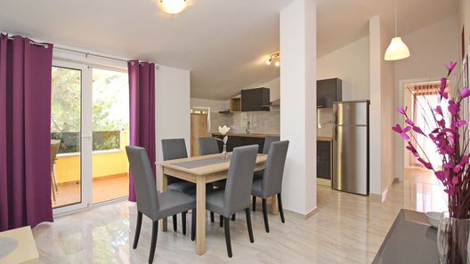 Apartmanok Parkolóhellyel Baska, Krk - 18793 Baška (1)