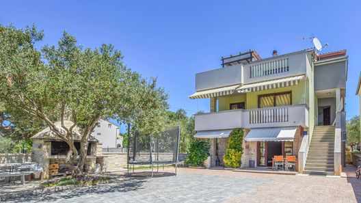 Apartments Yelkouan Biograd (1)