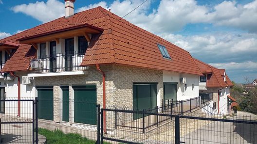 Szellőrózsa Apartman Fonyód (1)