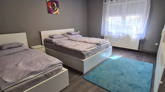 Rózsa Apartmanház Siófok (1)