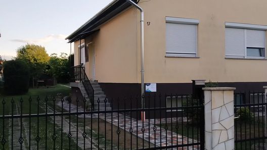 Tiszafa Apartman Balatonlelle (1)