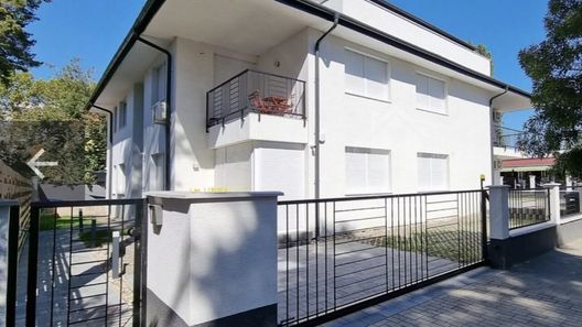 Eszter Apartman Siófok (1)