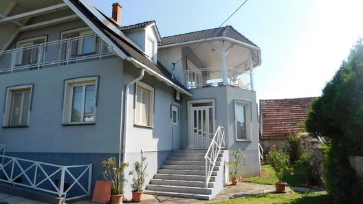 Peti-Lak Apartman Balatonfüred (1)