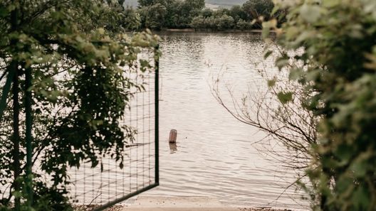 Jurta a Dunaparton Zebegény (1)