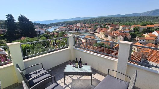 Apartment On the top Vrboska (1)