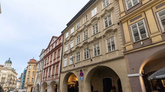 Charming Apartment in Lesser Town Praha (1)