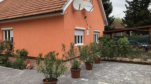 Fenyvesi Holiday Apartman Balatonfenyves (1)