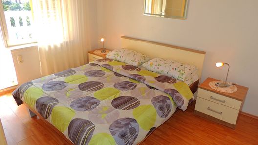 Apartmanok Parkolóhellyel Krk - 20357 (1)