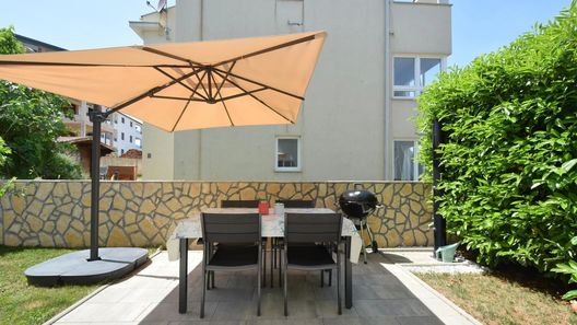 Apartmanok Parkolóhellyel Malinska, Krk - 20425 Malinska (1)