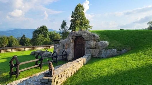 Domek Hobbita z jaskinią SPA Jaworzyny (1)