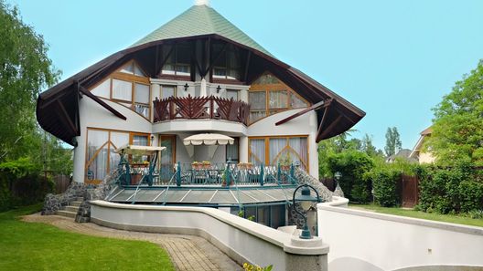 Luxusvilla Balatonszárszó (1)