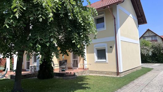 Villa Nagy Balatonlelle (1)