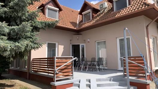 Sunshine Apartman Balatonboglár (1)