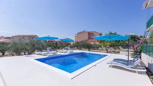 Holiday House and Apartment Pool Vodice (1)