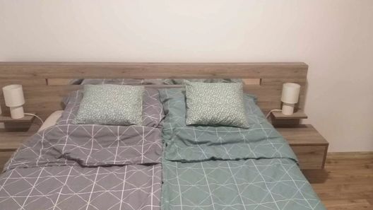 Jószerencsét Apartman Komló (1)