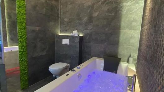 Apartament biały z jacuzzi Kraków (1)