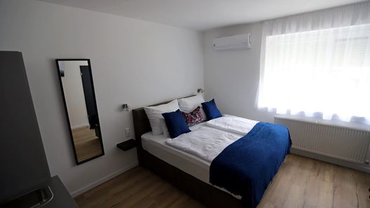 Natali Apartmanház Eger (1)