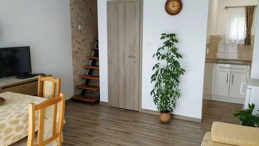 Mogyorósi Apartman Badacsonytördemic (1)