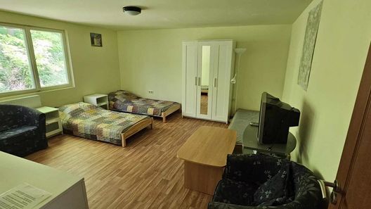 Álomvölgy Apartman Mány (1)