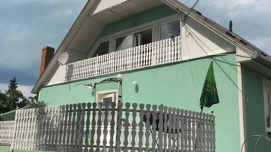 Rózsavölgy Apartman  Balatonlelle (1)