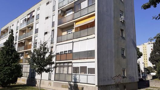 Hajnalka Apartman Pécs (1)