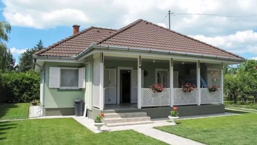 Egri Apartmanház Balatonfenyves (1)