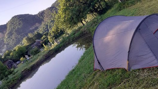 Rural Romanian Camping Roșia Montană (1)