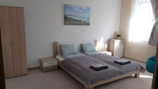 FiNe Apartman Keszthely (1)