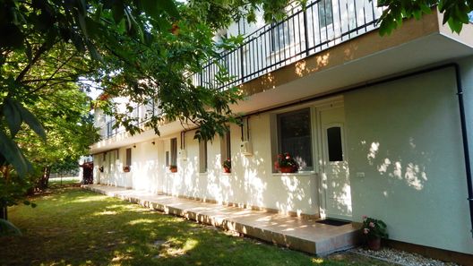 Falevél Apartmanház Balatonfenyves (1)