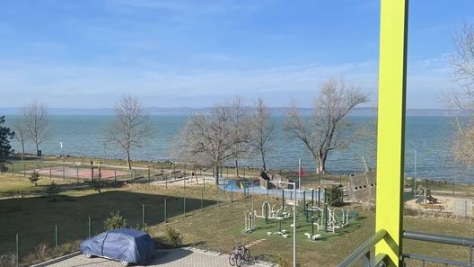 Invite Apartman Balatonszéplak (1)