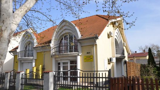 S48  Apartmanház Siófok (1)