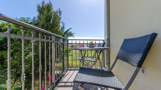 Apartment Rea Kastel Stari (1)