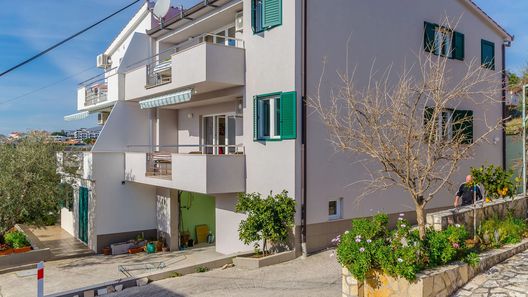 Apartments Modric Okrug Gornji (1)