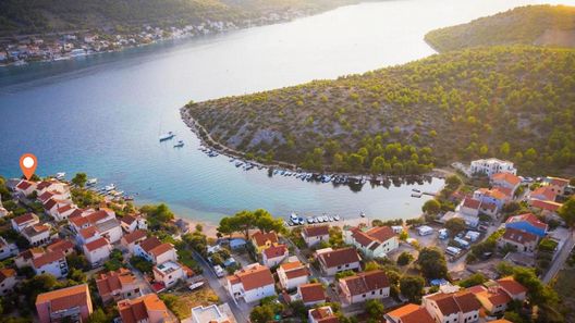 Apartments Mala kuća kraj mora Grebastica (1)