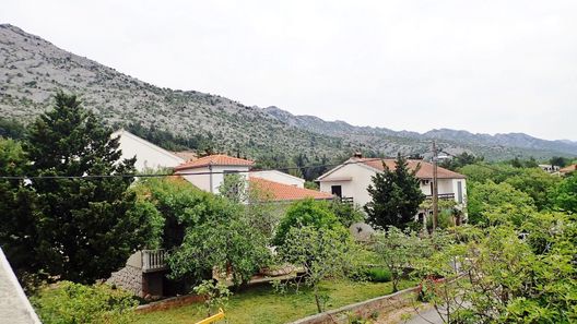 Apartments DARIJA-with mountain view Starigrad Paklenica (1)