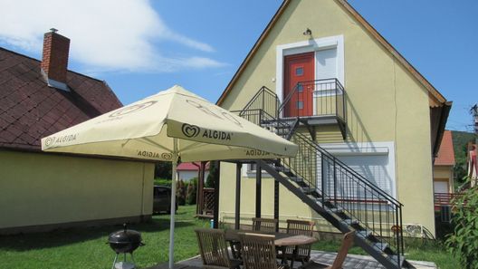 Emi Apartman Badacsonytomaj (1)