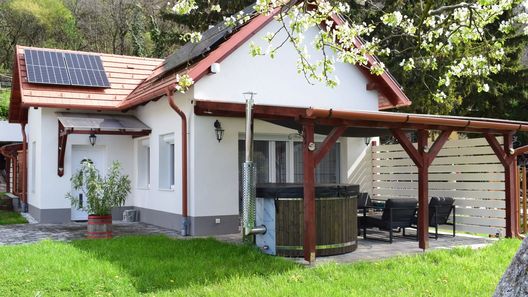 Sára Apartman Balatonfűzfő (1)