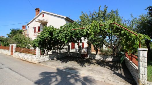 Apartments Franjo Porec (1)