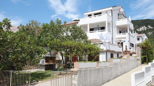 Apartments Goga Baska (1)