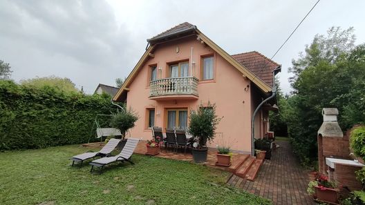 Three Family Apartmans Balatonberény (1)